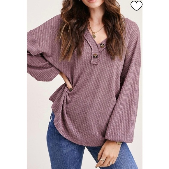 𝅺ADORABLE thermal with button detailing - Picture 1 of 5
